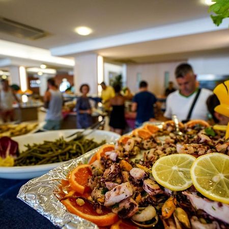 Futura Club Torre Rinalda Hotel Eksteriør billede